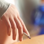 タバコ男性gahag-0023134276-2